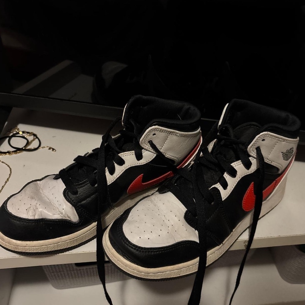 Nike Black and White Sneakers